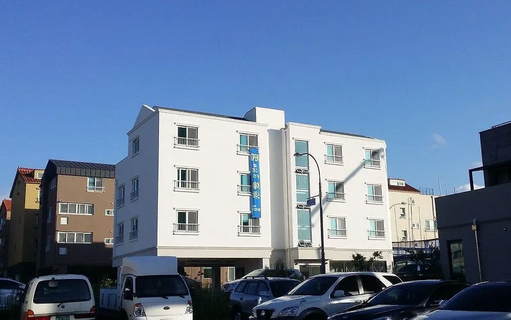 Jeju Share House Hotel